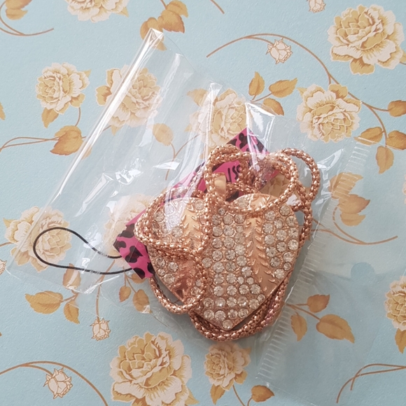 Betsey Johnson Style Necklace Heart Crystal Pendant Chain - Picture 10 of 10